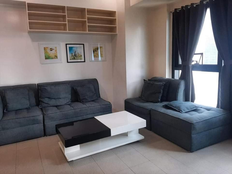 Spacious 2 Bedroom Unit With Pool Manila Ngoại thất bức ảnh